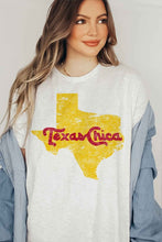 Cargar imagen en el visor de la galería, TEXAS CHICA GRAPHIC TEE / T-SHIRT
