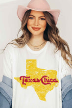 Cargar imagen en el visor de la galería, TEXAS CHICA GRAPHIC TEE / T-SHIRT
