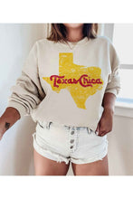 Cargar imagen en el visor de la galería, TEXAS CHICA GRAPHIC PLUS SIZE SWEATSHIRT
