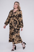 Cargar imagen en el visor de la galería, Smocked High Waist Midi Dress
