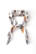 Cargar imagen en el visor de la galería, Scarf Delaney

