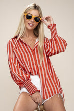 Cargar imagen en el visor de la galería, Pleated button down shirt
