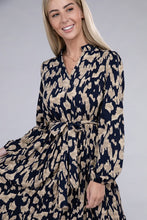 Cargar imagen en el visor de la galería, Allover Print Pleated Belted Dress
