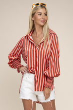 Cargar imagen en el visor de la galería, Pleated button down shirt
