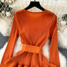 Cargar imagen en el visor de la galería, Deena Layered Dress
