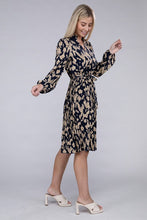 Cargar imagen en el visor de la galería, Allover Print Pleated Belted Dress
