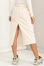 Cargar imagen en el visor de la galería, Professional Poise Buckled Belt Cargo Skirt
