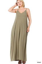 Cargar imagen en el visor de la galería, Plus V-Neck Cami Maxi Dress with Side Pockets
