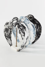 Cargar imagen en el visor de la galería, Toile Topknot Headband
