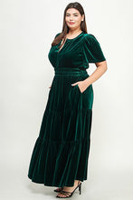 Cargar imagen en el visor de la galería, The Amara Dress
