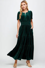 Cargar imagen en el visor de la galería, The Amara Dress
