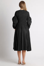 Cargar imagen en el visor de la galería, Flora Bell Midi Dress
