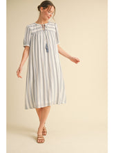 Cargar imagen en el visor de la galería, Lulu Midi Dress
