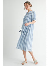 Cargar imagen en el visor de la galería, Lulu Midi Dress
