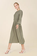 Cargar imagen en el visor de la galería, Dressed up ruched midi dress
